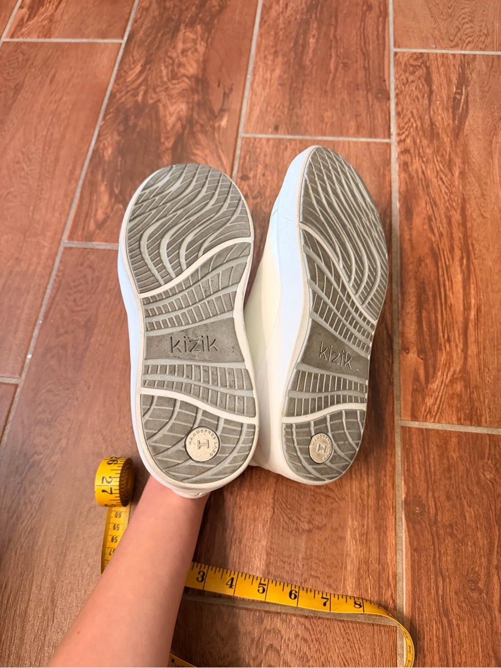 White Leather Women’s Sneakers - VEGAS 2 Low-Top Size 9 Wide - Picture 9 of 9